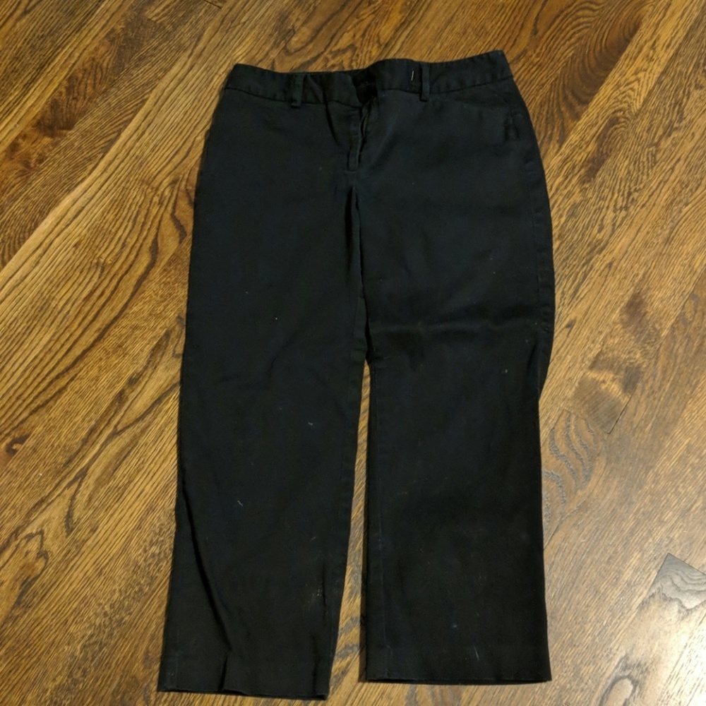 Ann Taylor (FS) black capri.